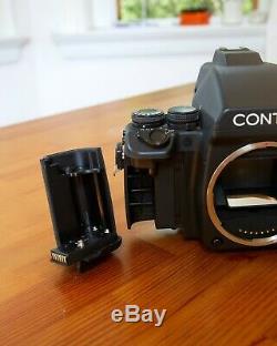 Contax 645 Medium Format Camera Body with Prism Finder and Film Back Exc++